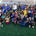 Alcalde entrega cancha de futbol 7 de pasto sintético