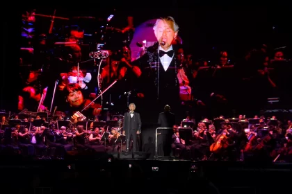 Andrea Bocelli protagoniza una noche sinfónica con lleno total en el Foro de las Estrellas
