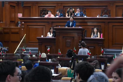 Avala congreso dictamen para resguardar a niños familiares de víctimas de feminicidio