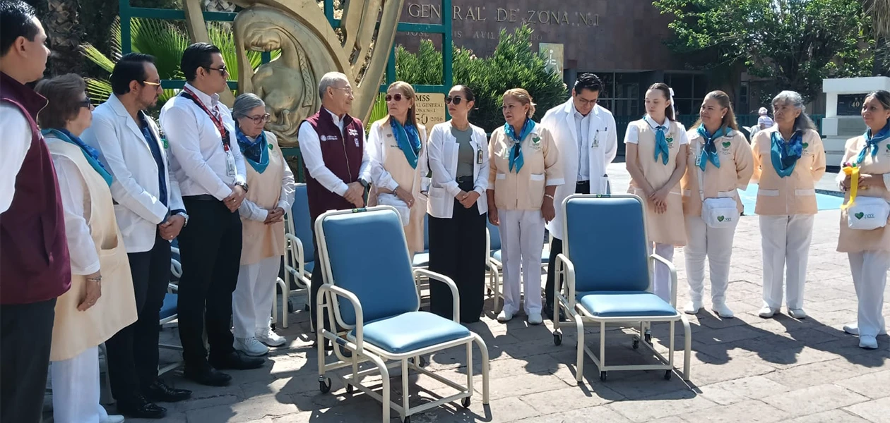 Damas voluntarias realizan donación de equipamiento al Seguro Social
