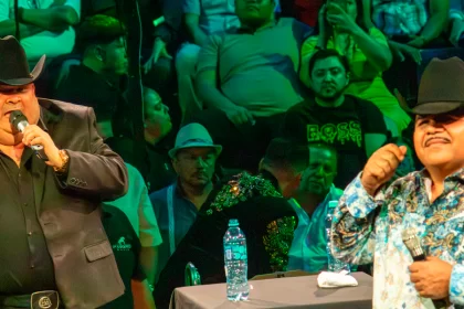 "El Coyote" y Chuy Lizárraga en el Capibaras Tour, que estuvo en el Palenque de la FNSM 2026 en Aguascalientes. Foto: JLMNoticias / Adán De la cruz.