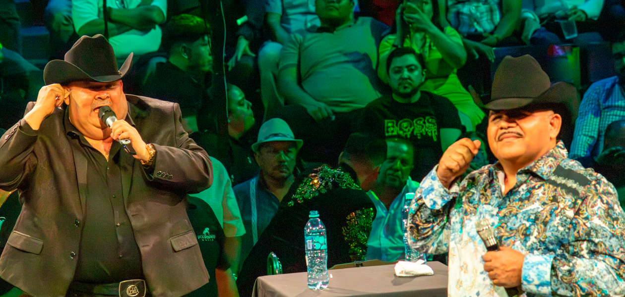 "El Coyote" y Chuy Lizárraga en el Capibaras Tour, que estuvo en el Palenque de la FNSM 2026 en Aguascalientes. Foto: JLMNoticias / Adán De la cruz.