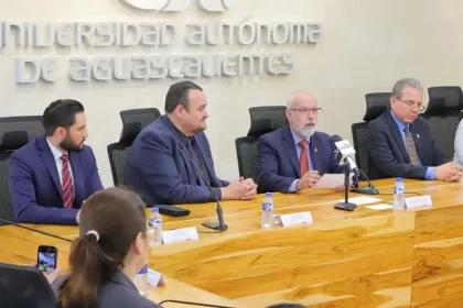 Firman convenio UAA y CDHEA