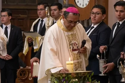 Guía Obispo ceremonia del Fuego Nuevo 3