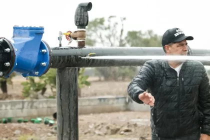Leo Montañez pone en marcha nuevo pozo de agua