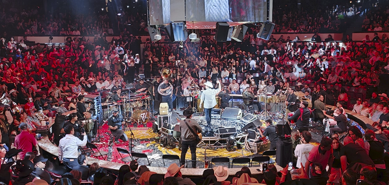 Remmy Valenzuela en el Palenque