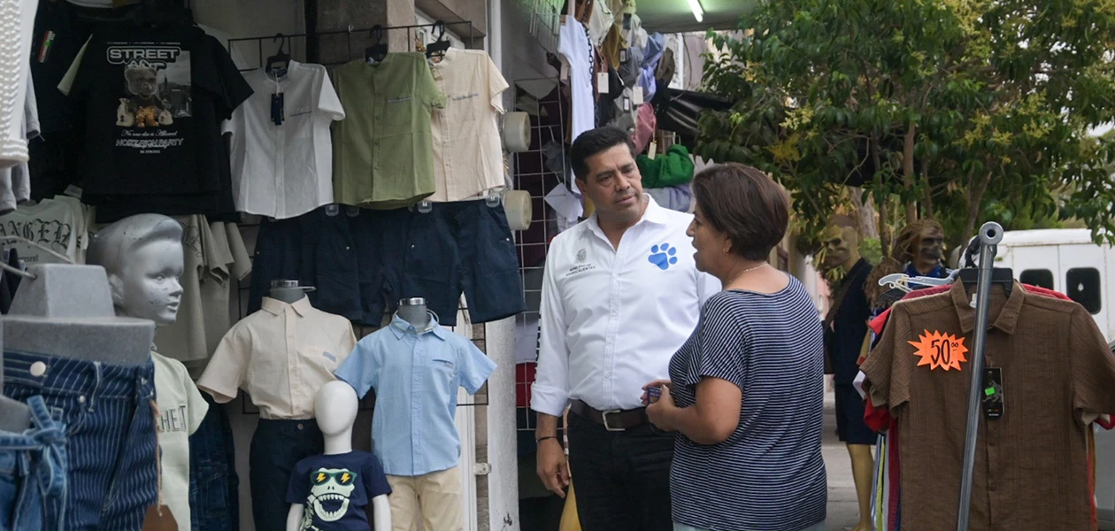 Atiende Leo a colonos de Insurgentes 2