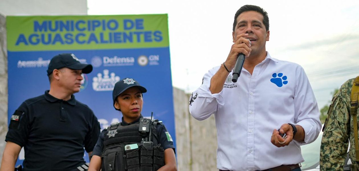Entrega Leo nuevas patrullas