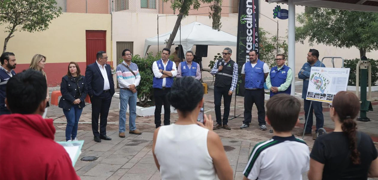 Entrega Leo rehabilitación del parque recreativo Las Torres