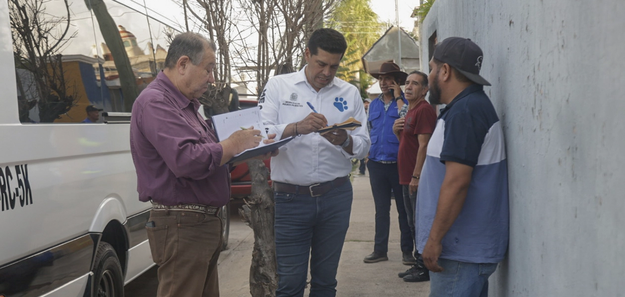 Escucha Leo Montañez a vecinos de Haciendas de Aguascalientes 2
