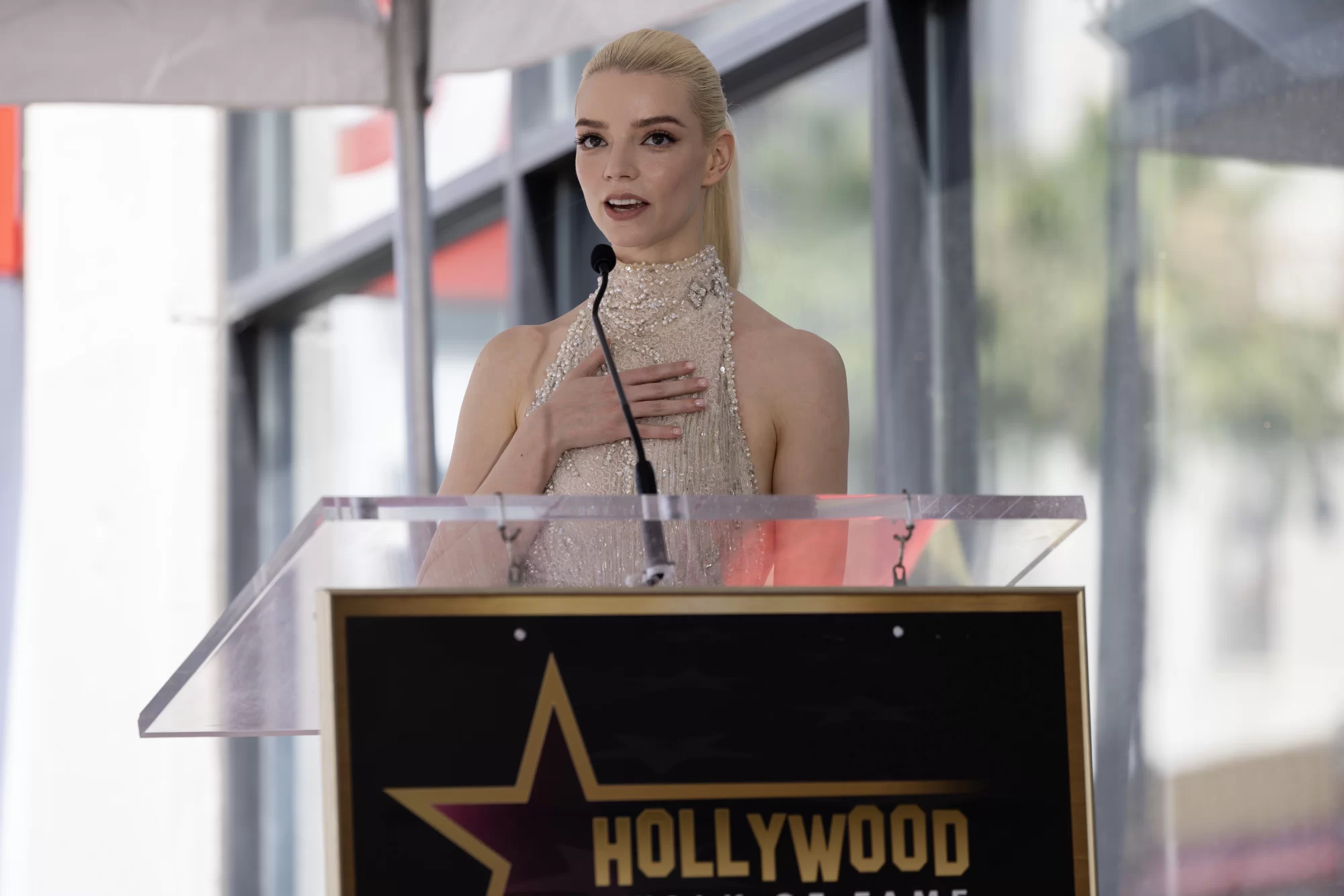 Miley Cyrus recibe una estrella en Hollywood 5