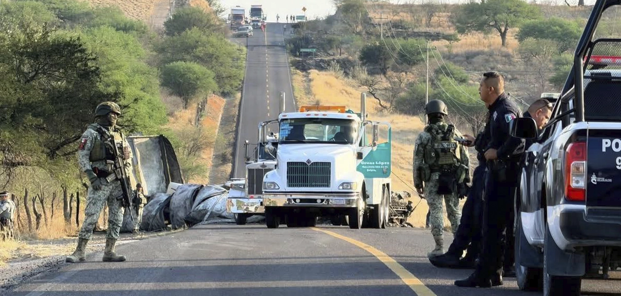 Narcobloqueos tras un enfrentamiento entre la policía estatal de Zacatecas y criminales