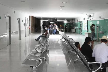 Calor satura la consulta médica en el Seguro Social
