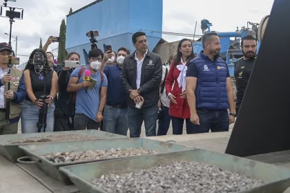 Intensifican labores de bacheo en la capital
