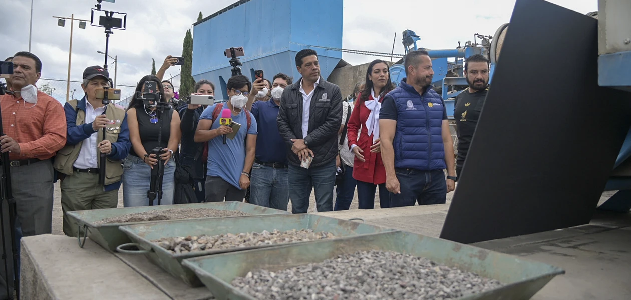 Intensifican labores de bacheo en la capital