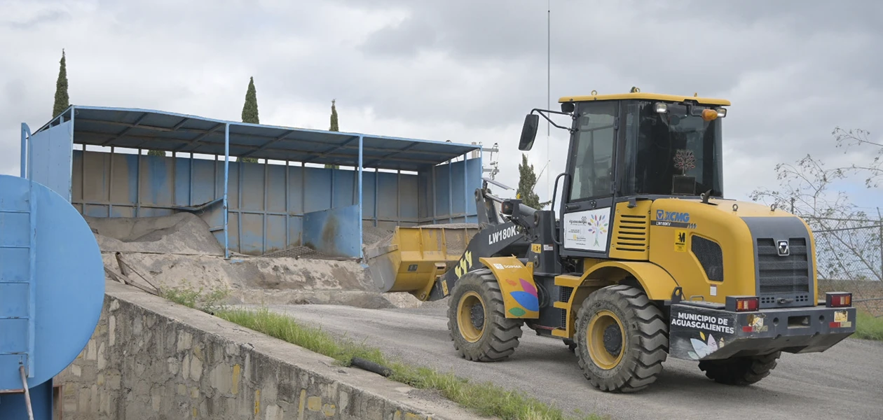Intensifican labores de bacheo en la capital