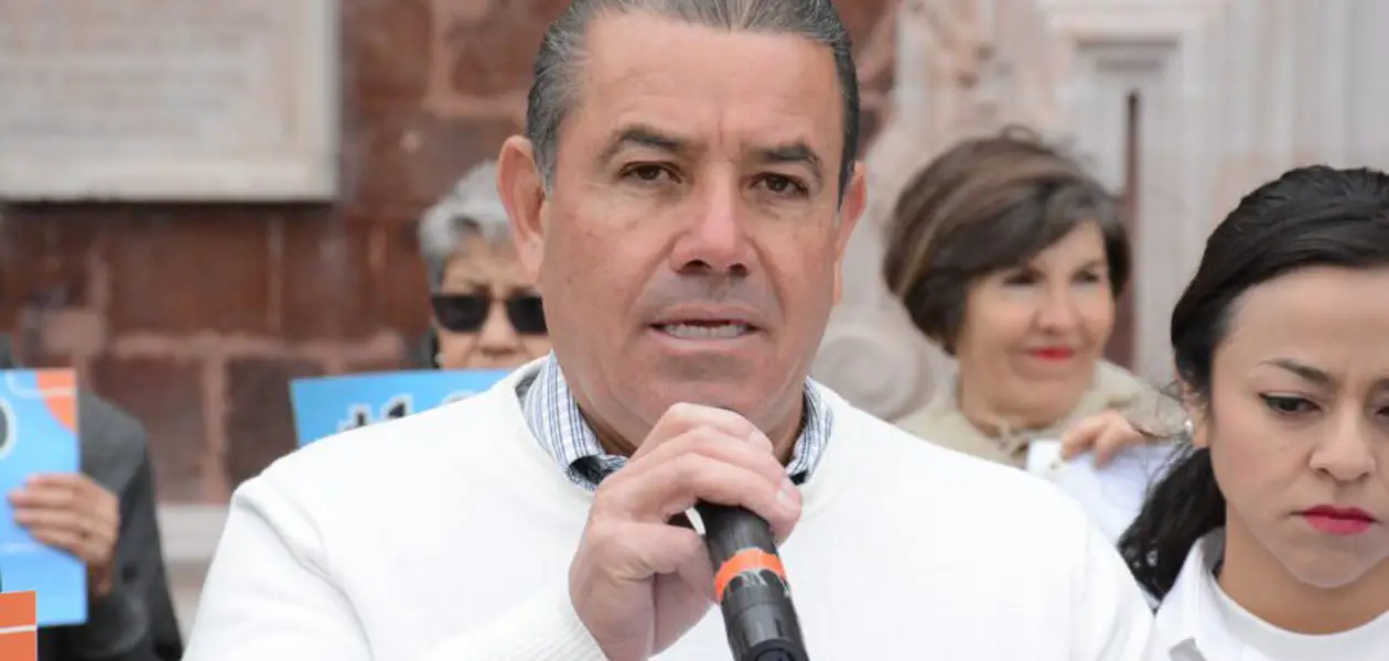 Irrespetuoso, usar su imagen en un desfile LGBT+: FNF
