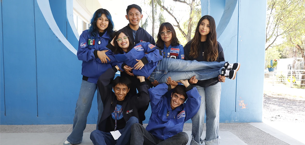 Ocho estudiantes de Aguascalientes cumplieron sueño de visitar la NASA