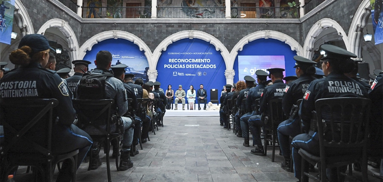 Reconoce Tere Jiménez a agentes policíacos – Eye Care