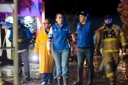 Recorren Tere y Leo zonas afectadas por las lluvias