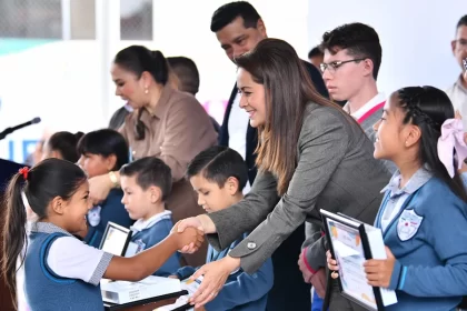 TJ impulsa educación bilingüe
