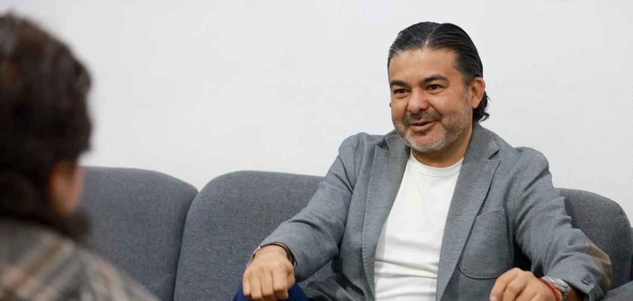Tagosam Salazar levanta la mano para dirigir el PRI