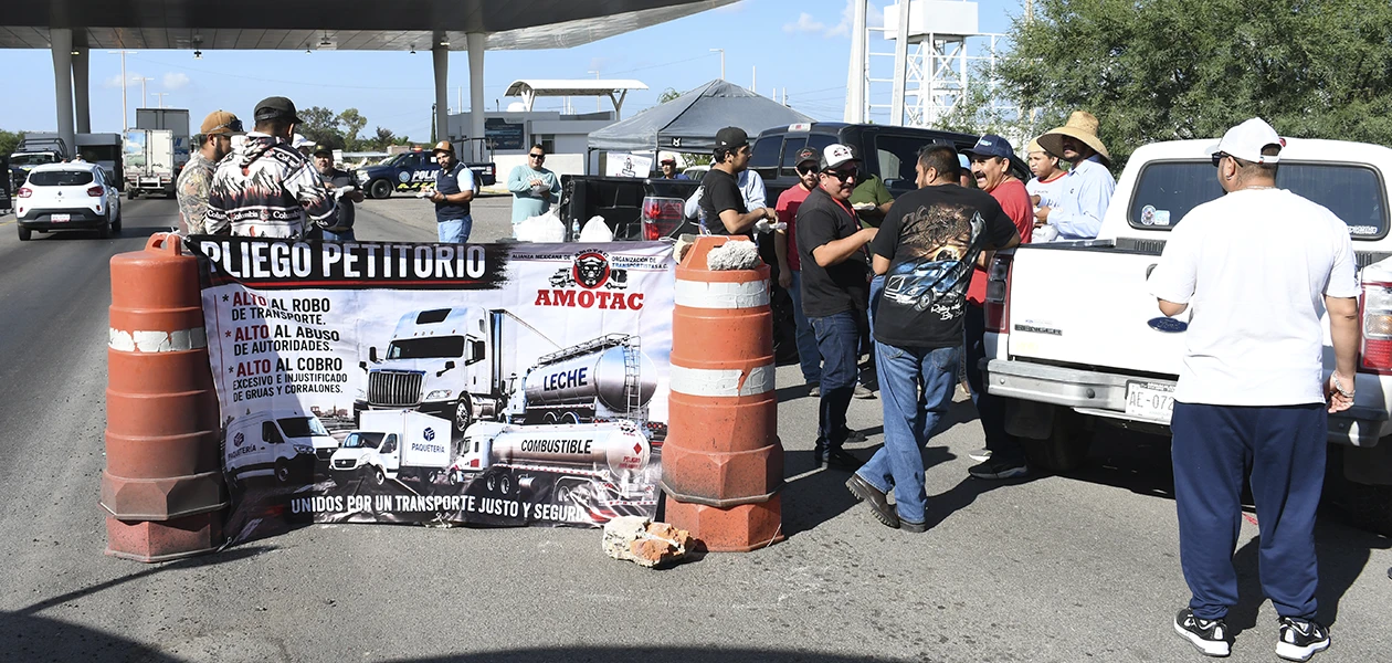 Toman transportistas la carretera 45 Sur