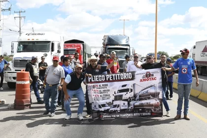 Toman transportistas la carretera 45 Sur
