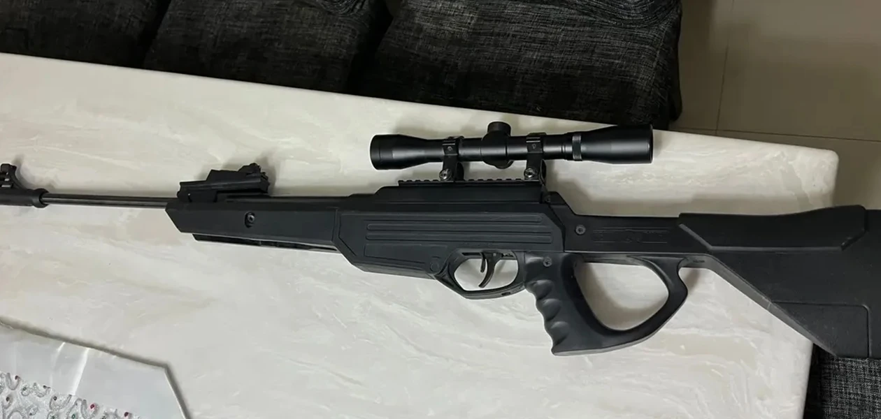 Alerta Fiscalía sobre portación de rifles de postas: equivale a llevar un arma blanca