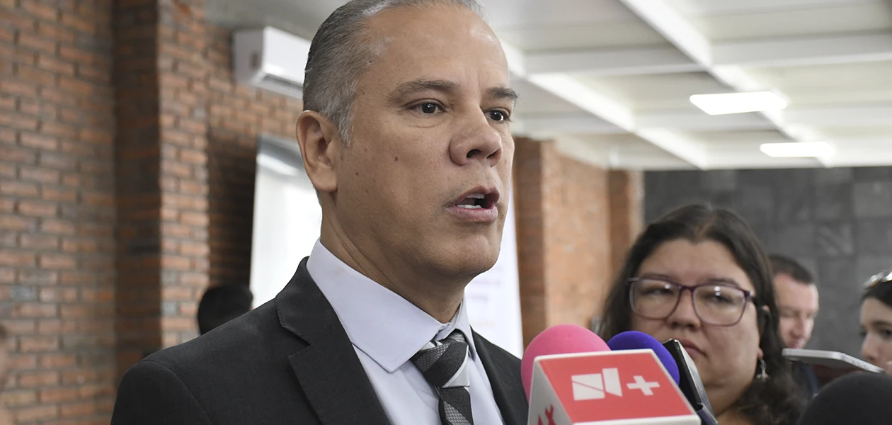 Anuncia Arámbula la donación para la GN