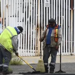 Baches ya dañaron vehículos en la capital