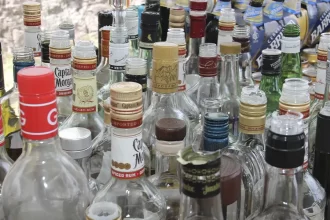 Bebidas adulteradas en Aguascalientes: Alertan bares por alcohol pirata
