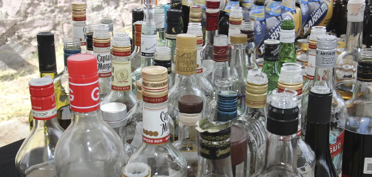 Bebidas adulteradas en Aguascalientes: Alertan bares por alcohol pirata
