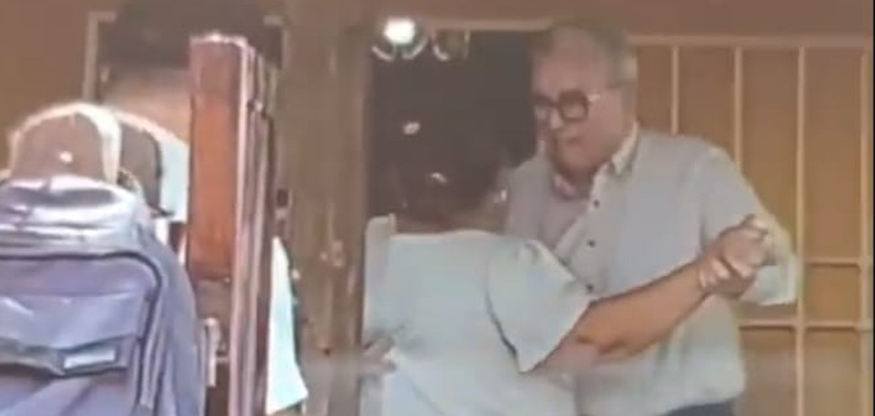 Captan a Rubén Rocha Moya durante una visita a Badiraguato, bajo resguardo militar