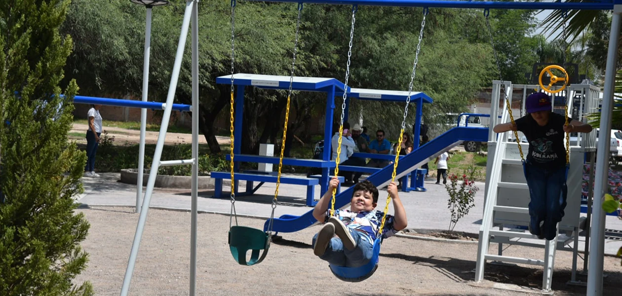 César Medina inauguró nuevo parque y plaza en Jesús María