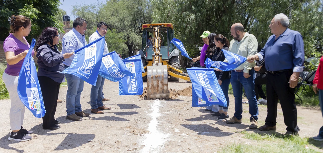 César Medina inicia obras de drenaje en JM
