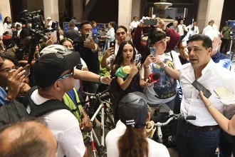 Ciclistas exigen mantenimiento urgente a ciclovías