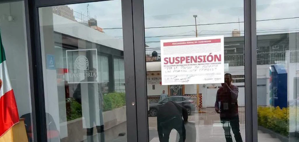 Clausuran actividades en Funeraria La gloria