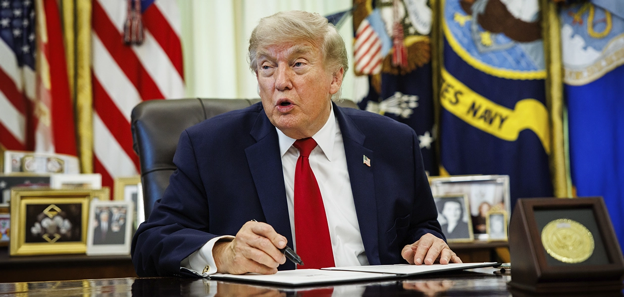 Corte Suprema frena orden de Trump y mantiene la ciudadanía por nacimiento