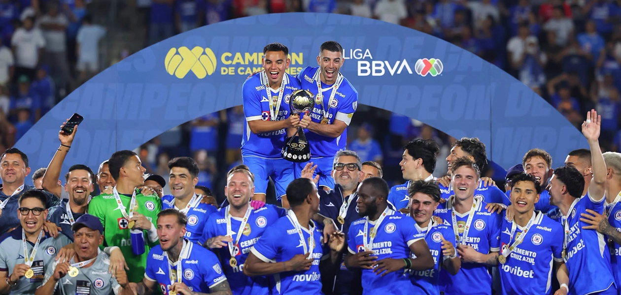 Cruz Azul golea 3-1 a los Diablos del Toluca y gana el campeón de campeones, en el gabacho