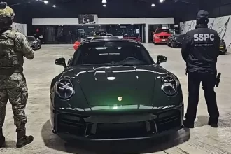 'Difunto' con carros de lujo