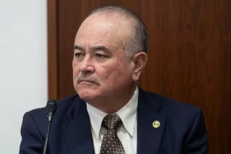 Ernesto Ruffo recibe visita de su hija en El Altiplano