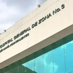 Falso técnico engaña a empleados del IMSS y se lleva celulares