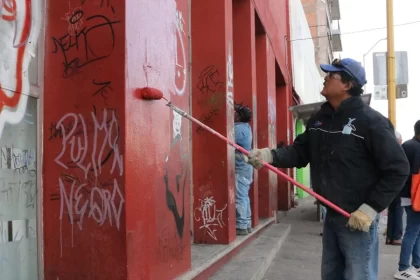 Grafiteros no irán a prisión, pero pagarán por sus daños: De Luna
