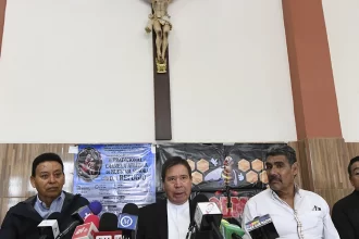 Iglesia Católica rechaza estar confrontada con grupos LGBT+
