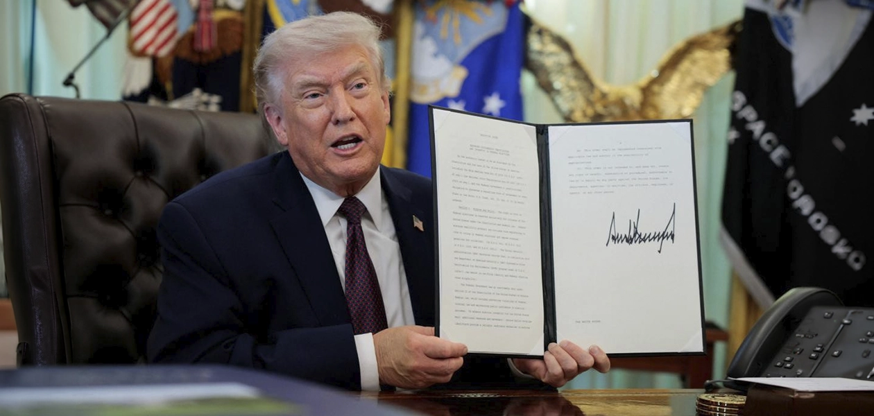 Impone Donald Trump aranceles del 100% a medicinas