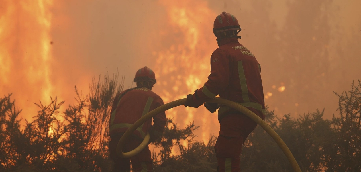 Incendios avanzan sin control en Francia y España