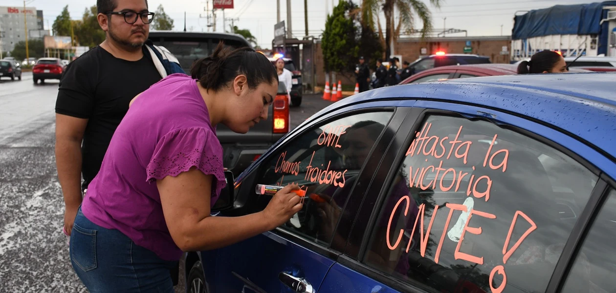 La CNTE protesta y paraliza la ciudad