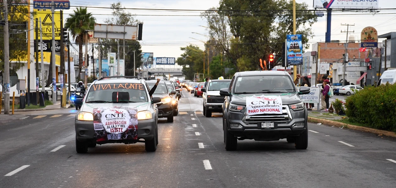La CNTE protesta y paraliza la ciudad