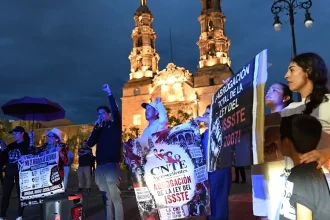 La CNTE protesta y paraliza la ciudad
